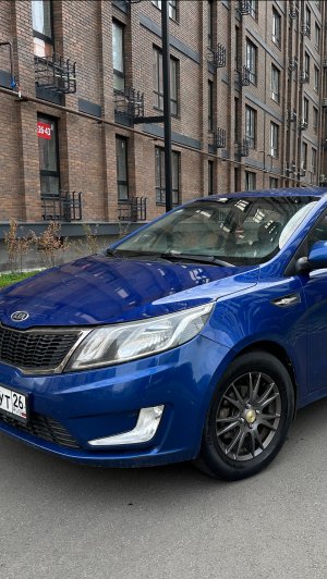 Kia Rio синий