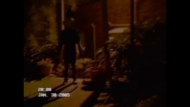 ЕСЛИ УСЛЫШАЛ ТИКАНЬЕ... БЕГИ | Сюжет The Clockwork Visitant