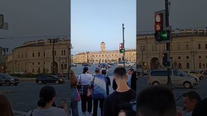 Концерт уличного музыканта в Санкт-Петербурге
