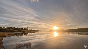 Восход солнца над Сухоной-рекой.
