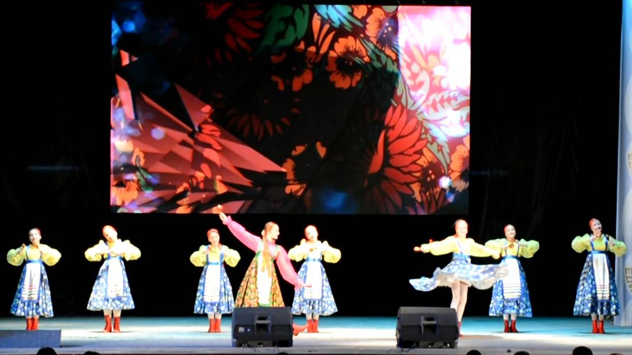 ФЕСТИВАЛЬ "ДОНСКИЕ ТРАДИЦИИ". ТАНЕЦ "ЗВОНКИЕ ЛОЖКИ". АНТ "ЛЕБЁДУШКИ". смотреть онлайн