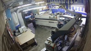 Автоматический кромкооблицовочный станок HCM 100 T Ecoline