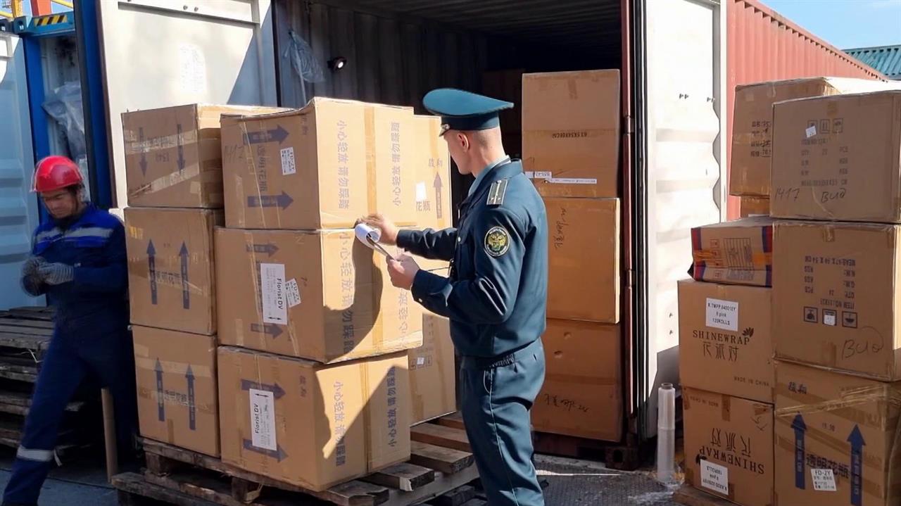 ФТС с начала года перечислила в бюджет РФ 4,5 триллиона рублей, сообщил Валерий Пикалев