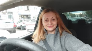 Поболтаем/ весь город перекопали/ бензина нет/ а я на спорте