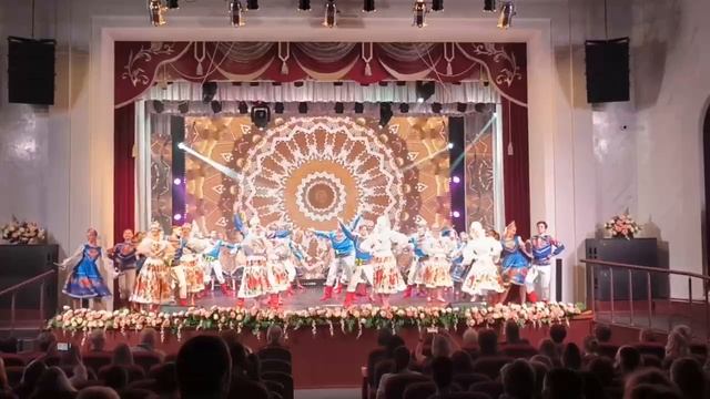 Танцевальный номер Ковано колесо. смотреть онлайн