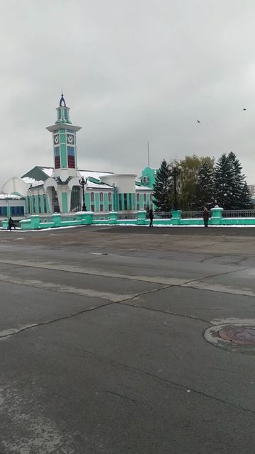 Сибирь. Новосибирск. Ж.Д. вокзал, площадь и вход в метро ст.Площадь Гарина-Михайловского Фрагмент 2