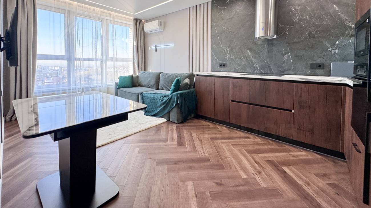 Рум-тур по 3-к квартире по адресу: ул. Култукская, 16 (аренда, Иркутск) смотреть онлайн