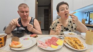 Мукбанг а СМЕРТЬ была так близко! ПОДАВИЛАСЬ обгладывая рыбьи ГОЛОВЫ) Вован РЖЁТ! Семейный обед