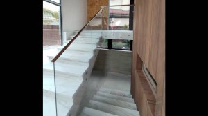 Лестничное ограждение из стекла