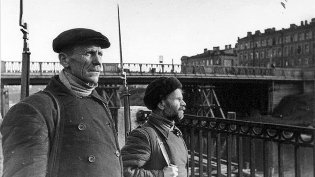 Вихри враждебные веют над нами смотреть онлайн