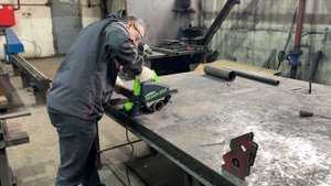 Электрический труборез для стальных и пластиковых труб LIDEN Roar-250