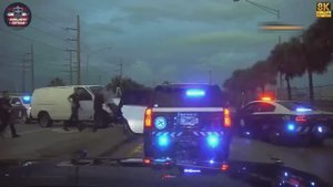 Самые безумные моменты: полицейские сталкиваются с самыми опасными преступниками #12