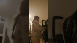 | Влог с Элиной | Вечер | Укладываю Элишу спать |