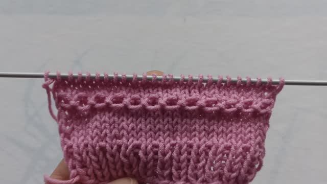 Мережка - дорожка спицами по лицевой глади.