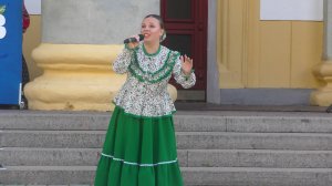 Солистка ансамбля народной песни " Сударушка " Александра Финк .« Звездам навстречу»