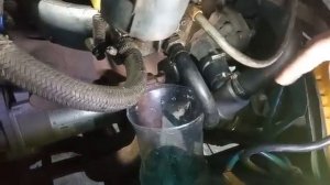 Как залить охлаждающую жидкость и выгнать воздух из системы охлаждения