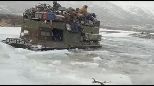 Техника зверь., а Шофер мужчина!!!Молодец..