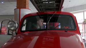 Илья учит папу быть пожарным и собирает Лего пожарный Участок 60110.mp4