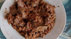 Тушёная куриная печень с овощами.