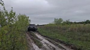 Фрилендер с легкостью проходит грязь