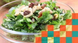 Последний аккорд осени: Салат из листьев сельдерея с изюмом и арахисом.