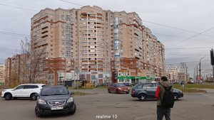 Столичный. Фасад Ижевска.Вид с остановки общественного транспорта