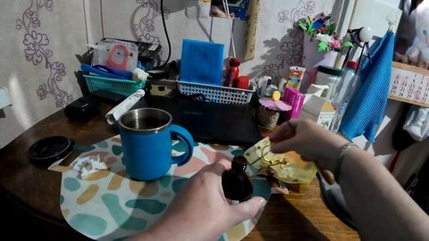 РУГАЕМСЯ, МИРИМСЯ, КУШАЕМ, ЖИВЁМ ПО -ТИХОЙ