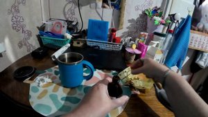 РУГАЕМСЯ, МИРИМСЯ, КУШАЕМ, ЖИВЁМ ПО -ТИХОЙ