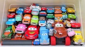 Обзор распаковки множества машинок Disney Pixar _ Радиоуправляемые машинки Lightning Mcqueen Bubble