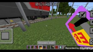 толкаю вагоны метро в Майнкрафте