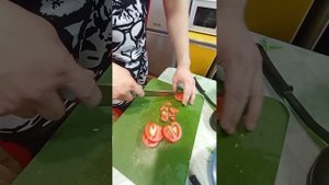 БИГУС ИЗ КУРИНЫХ ЖЕЛУДКОВ И КАПУСТНЫЙ САЛАТ