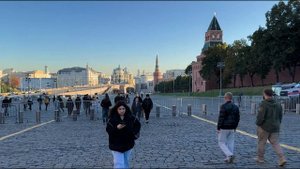 Осень в Москве 2025: прогулка по настоящей России среди золотых листьев 🍁🏙️