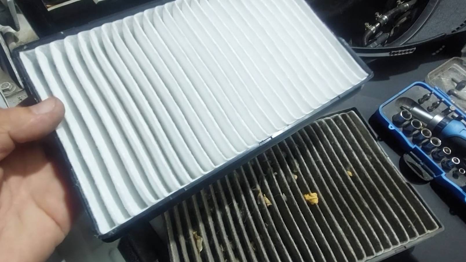 Лада Гранта Кросс Продолжаем ТО2 без дилера замена фильтра салона