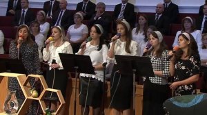 Буро-жёлтой листвою покрылась земля..