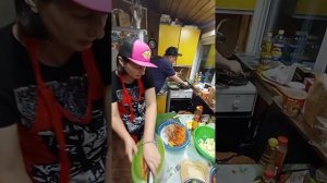 КОСУЛЯ ПОД ОСЕННИМИ ОВОЩАМИ И ФУНЧЁЗА С ДРЕВЕСНЫМИ ГРИБАМИ.