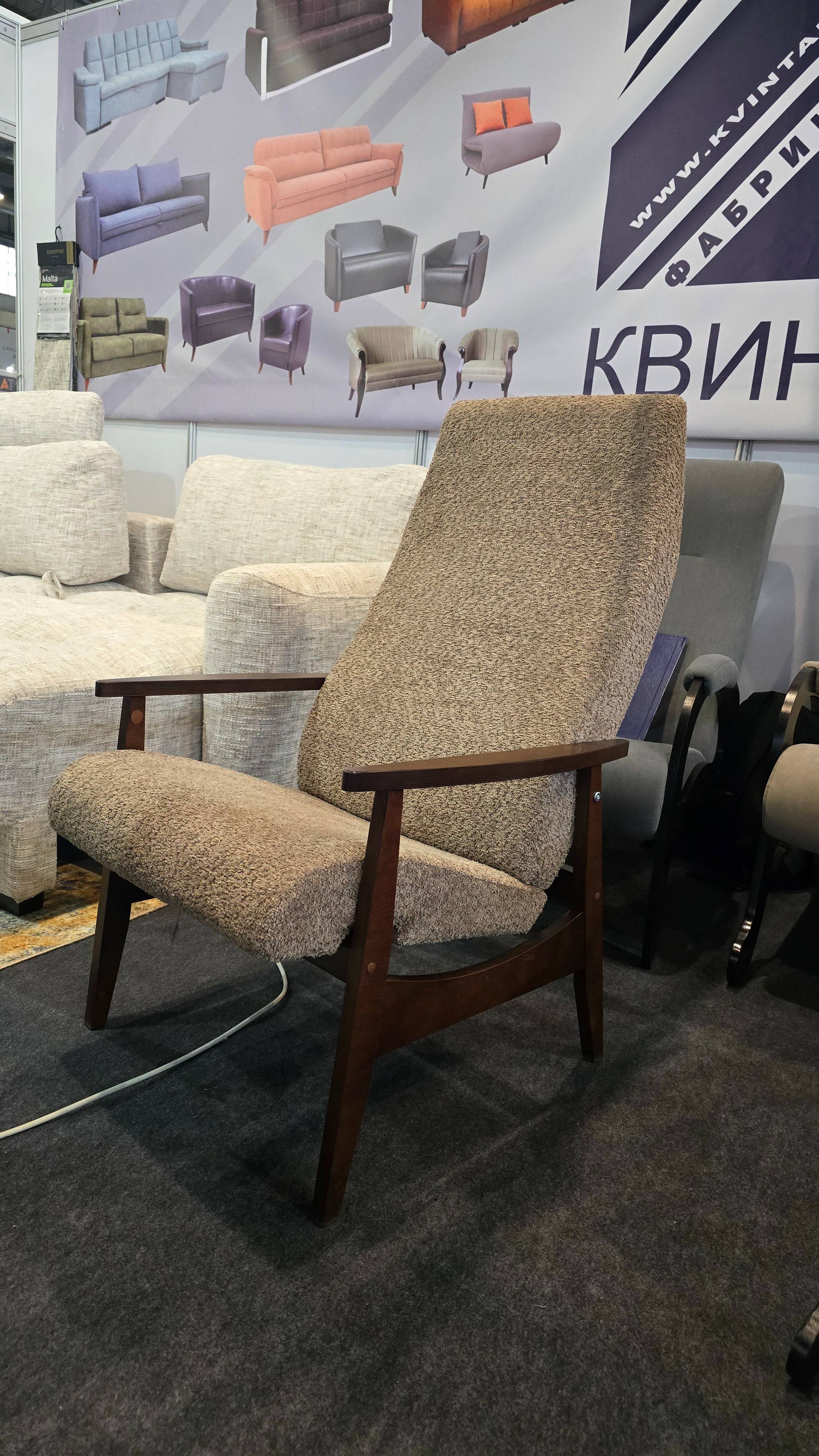 Монако кресло. Три положения спинки. Каркас: фанера. Покрытие: морилка 3152. Ткань BETSY (ЗР). смотреть онлайн