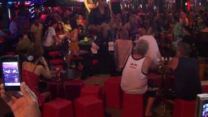 Улица Бангла Роуд, мальчик-бой!