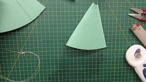 Сборка ключницы "Юбка", выполненной вручную из натуральной кожи