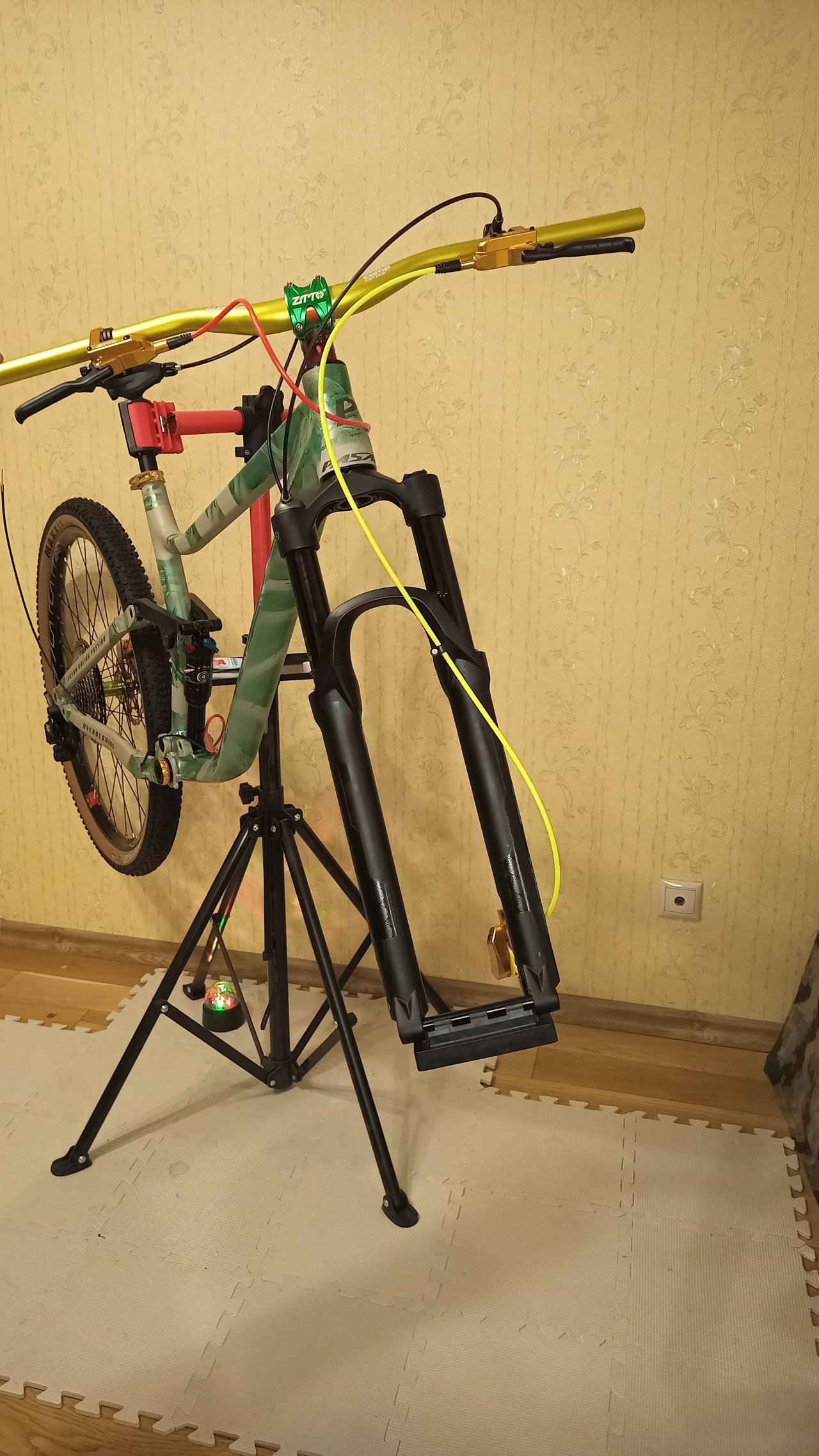 Сборка велосипеда Pasak Overbearing - Boba Fett Edition! (ASMR)