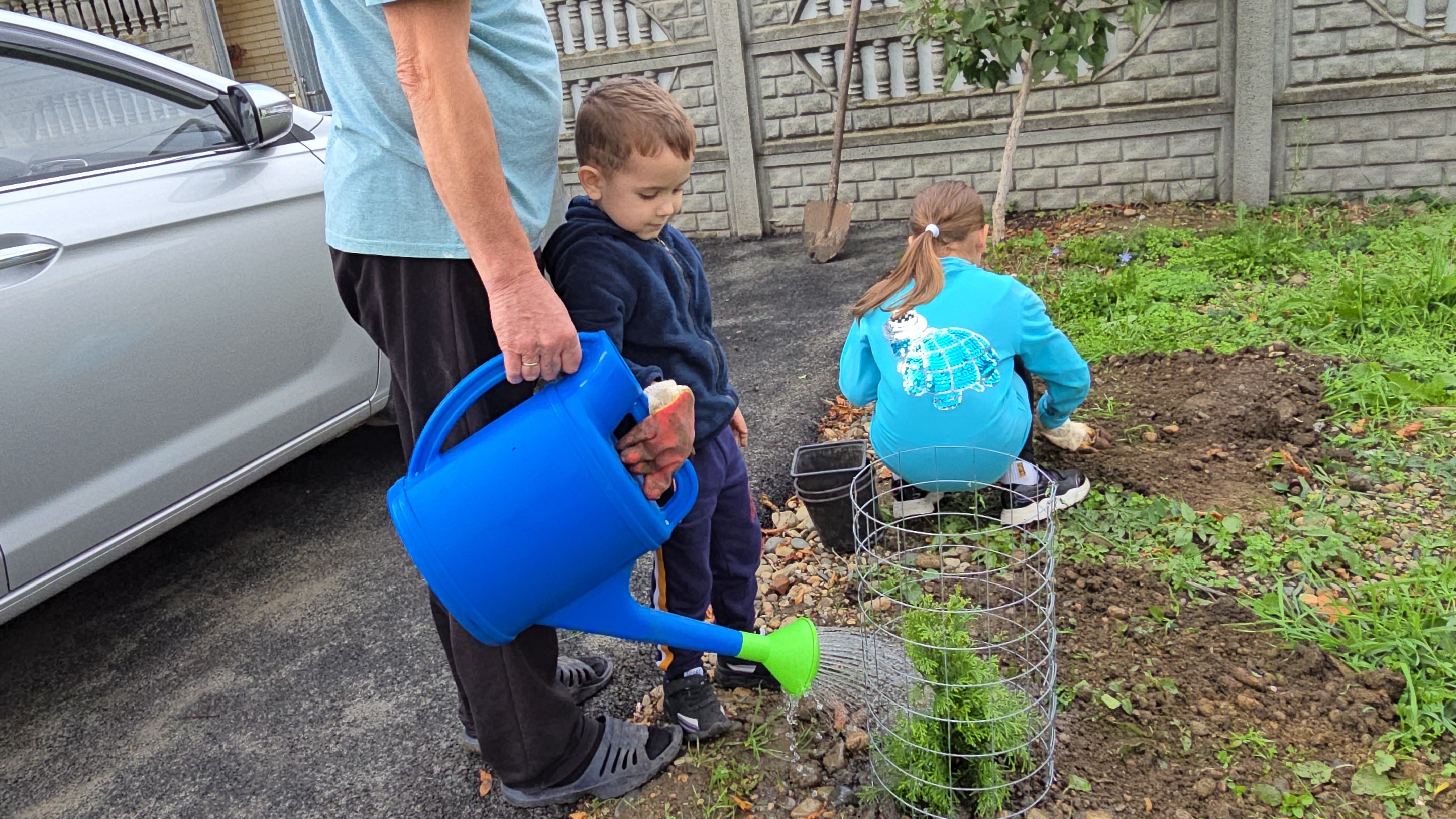 Помощники приехалии работа закипела!