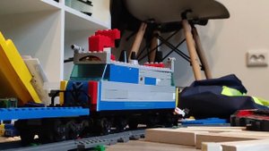 локомотив и самолёт.mp4