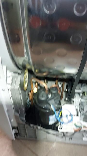 Electrolux Perfect Care 800 не сушит смотреть онлайн