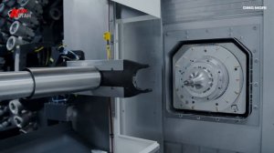 DMC 85 monoBLOCK сверлит и фрезерует заготовку