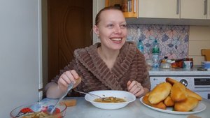 Мукбанг кислые щи на обед!