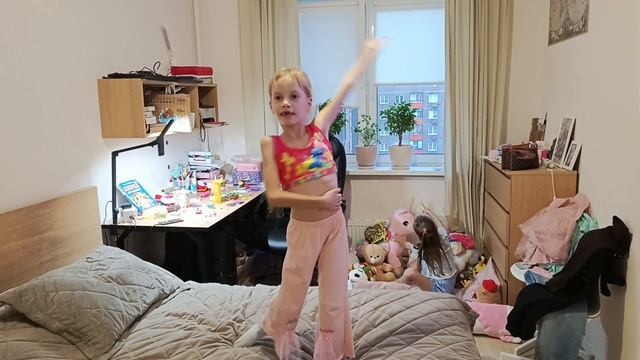 Танцует Мия смотреть онлайн