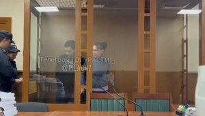В Питере мигранты из Узбекистана угрожая ножом, ограбили 55-летнюю местную женщину.