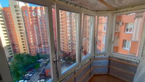 Остекление балкона REHAU максимальное тепло. Купчино, СПб, Лето 2025г. Особенности монтажа в проем.