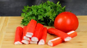 Салат со вкусом НОВОГО ГОДА! Всего 3 продукта! Все ищут его на столе! Салат с крабовыми палочками.