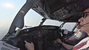 BOEING 737-900 посадка в Джакарте . ИНДОНЕЗИЯ.