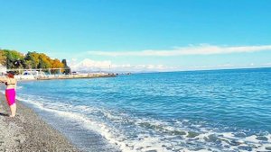 Купаются в море! Последний теплый день октября. Пляж Алушты